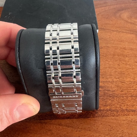 Burberry Chronograph Heritage BU1372 Silver Watch vintage - Picture 6 of 7